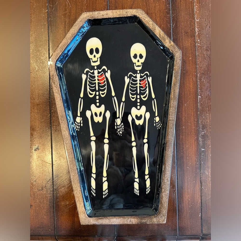 🌹✨ Halloween Skeletons in Love Plate Decoration